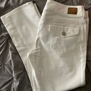 White American Eagle cropped jeans